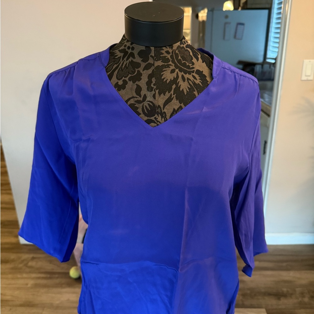 Amanda Uprichard Nu Blue Silk Split V-Neck 3/4 Sleeve Blouse S-131H Womens Small